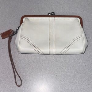 Coach Vintage kiss lock wristlet wallet